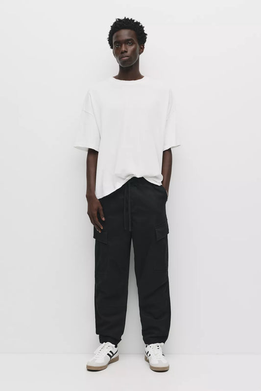 Pull&Bear Cargo Joggers (Black)