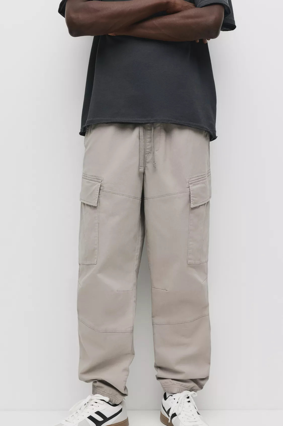 Pull&Bear Cargo Joggers (Off-White)